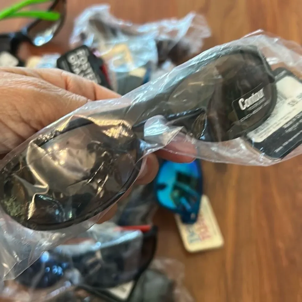 NWT 5 pair mystery box assorted box Foster Grant sunglasses surprise box